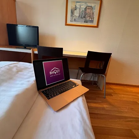 Hotel In Hosting - Self Check In *